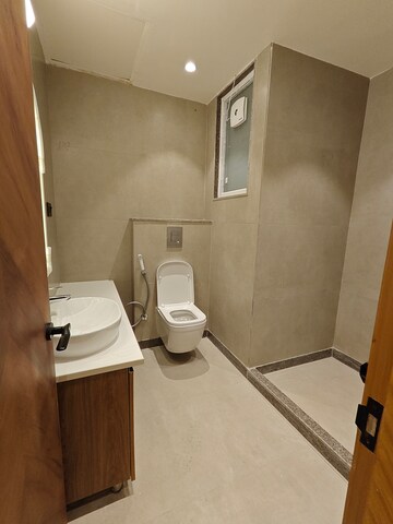 Bathroom in 3 BHK Builder Floor at Uday Arden 45, Sector 45 – for Rent