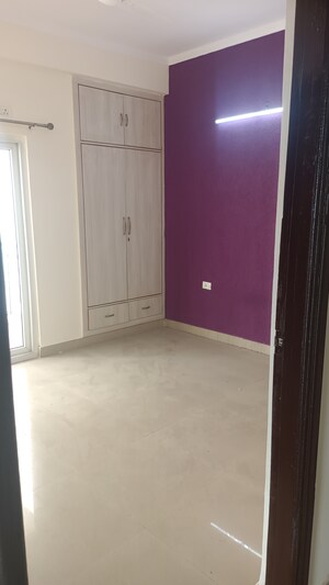 Room in 3 BHK Apartment at Prateek Wisteria, Sector 77 – for Rent