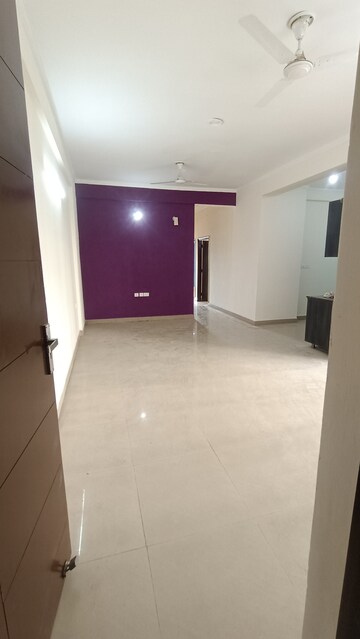 Room in 3 BHK Apartment at Prateek Wisteria, Sector 77 – for Rent