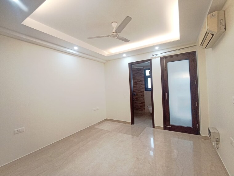 Room, greater kailash i 3 Bedroom 1925 Sq.Ft. Apartment In Greater Kailash I Delhi 9418097