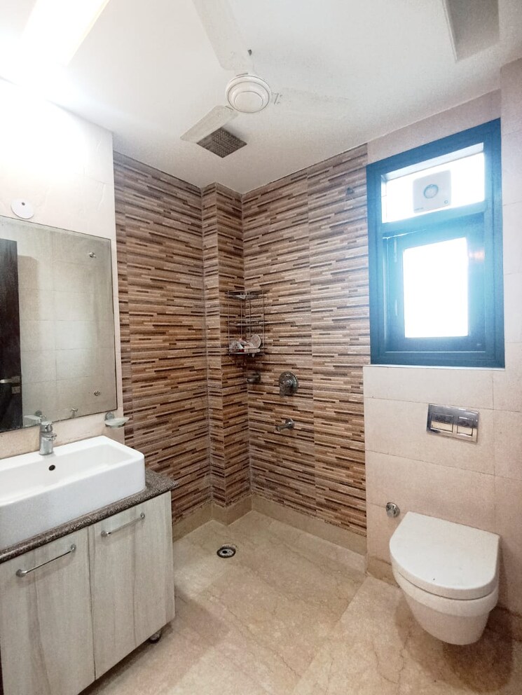 Bathroom, greater kailash i 3 Bedroom 1925 Sq.Ft. Apartment In Greater Kailash I Delhi 9418097