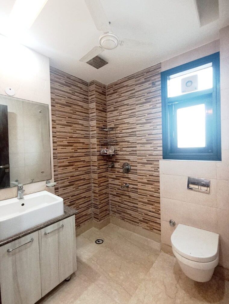 Bathroom, greater kailash i 3 Bedroom 1925 Sq.Ft. Apartment In Greater Kailash I Delhi 9418097
