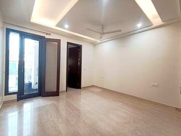 Room in 3 BHK Apartment at Greater Kailash I – for Rent