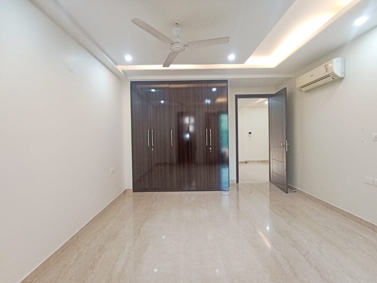 Room, greater kailash i 3 Bedroom 1925 Sq.Ft. Apartment In Greater Kailash I Delhi 9418153