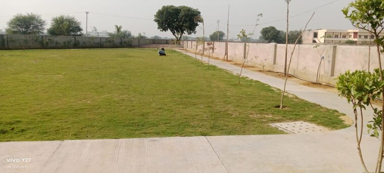 Garden, sector 97  160 Sq.Yd. Plot In Sector 97 Faridabad 9418182