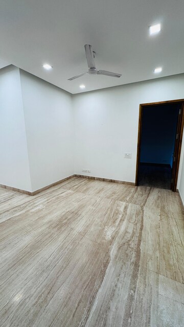 Room in 3 BHK Builder Floor at Sushant Tower, Sector 56 – for Rent
