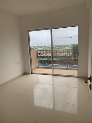 Room in 3 BHK Apartment at Godrej Boulevard, Manjari – for Rent