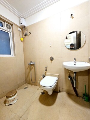 Bathroom in Studio Apartment at Andheri East – for Rent