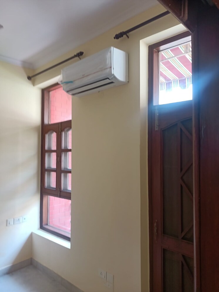 Room, greater kailash i 3 Bedroom 1800 Sq.Ft. Apartment In Greater Kailash I Delhi 9418187