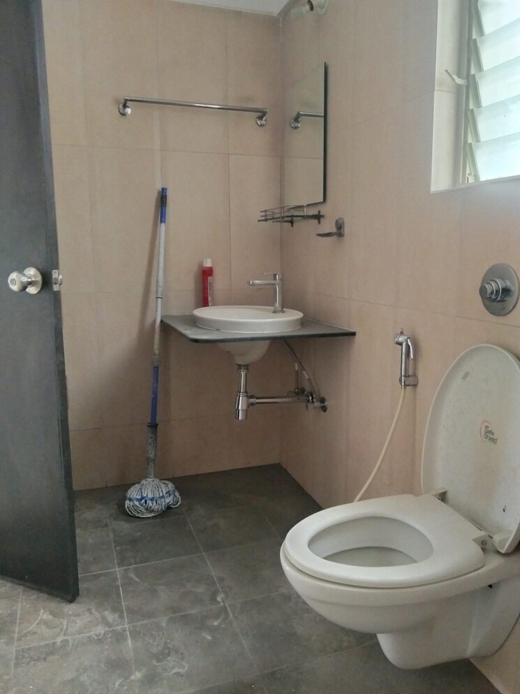Bathroom, kolte-patil-downtown-xenia 2 Bedroom 640 Sq.Ft. Apartment In Kharadi Pune 9418249