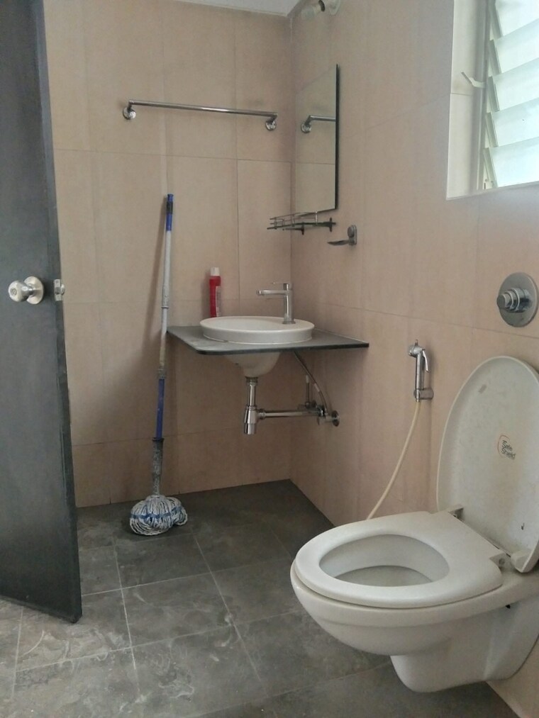 Bathroom, kolte-patil-downtown-xenia 2 Bedroom 640 Sq.Ft. Apartment In Kharadi Pune 9418249