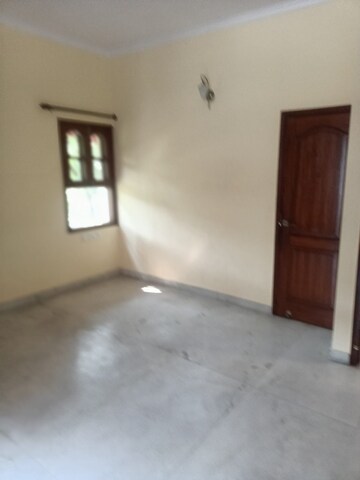 Room in 3 BHK Apartment at Greater Kailash I – for Rent