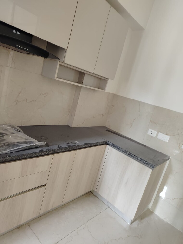 Kitchen, smart-world-orchard 3 Bedroom 1680 Sq.Ft. Apartment In Sector 61 Gurgaon 9418282