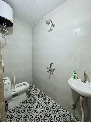 Bathroom in 1 BHK Builder Floor at Neb Sarai – for Rent