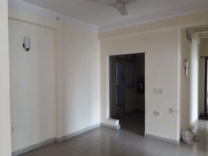 Room in 3 BHK Apartment at Arun Vihar, Sector 29 – for Sale