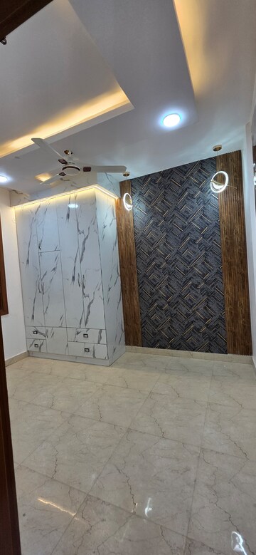 Furnished Amenities in 2 BHK Builder Floor at Uttam Nagar – for Rent