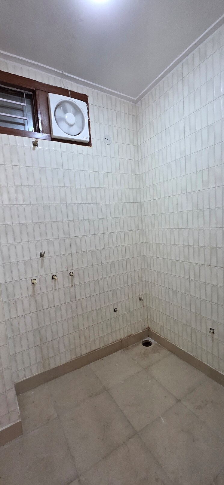 Bathroom, uttam nagar 2 Bedroom 50 Sq.Yd. Builder Floor In Uttam Nagar Delhi 9418340