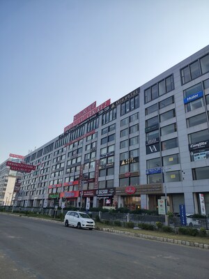  Showroom For Sale in Aerocity