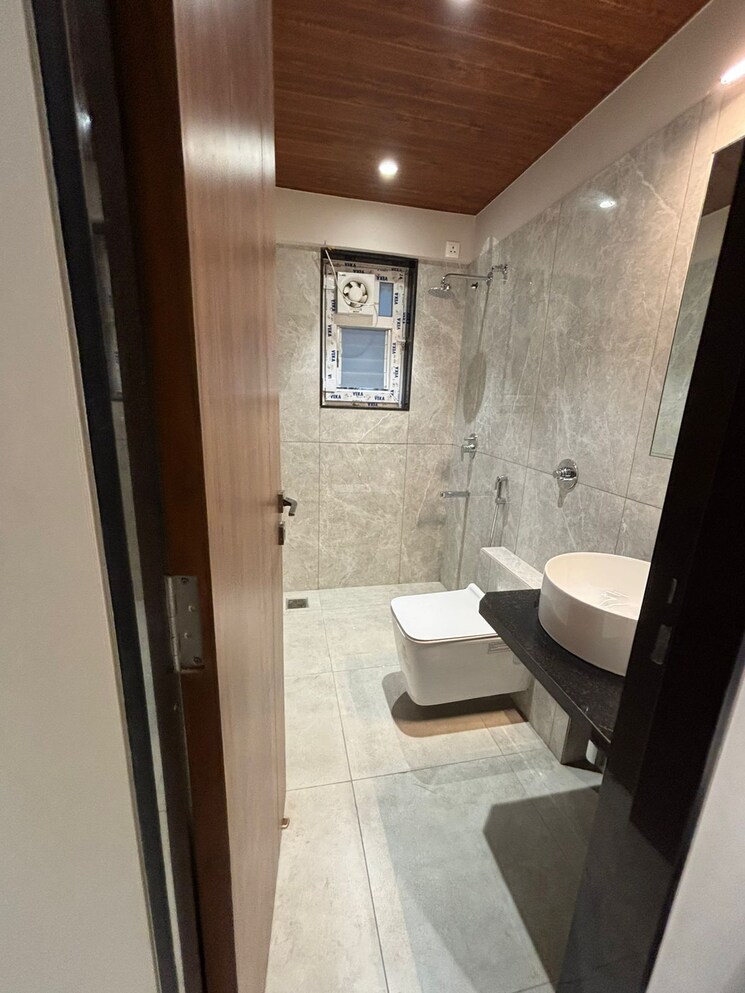 Attached Bathroom, kothrud 2.5 Bedroom 1442 Sq.Ft. Apartment In Kothrud Pune 9418355