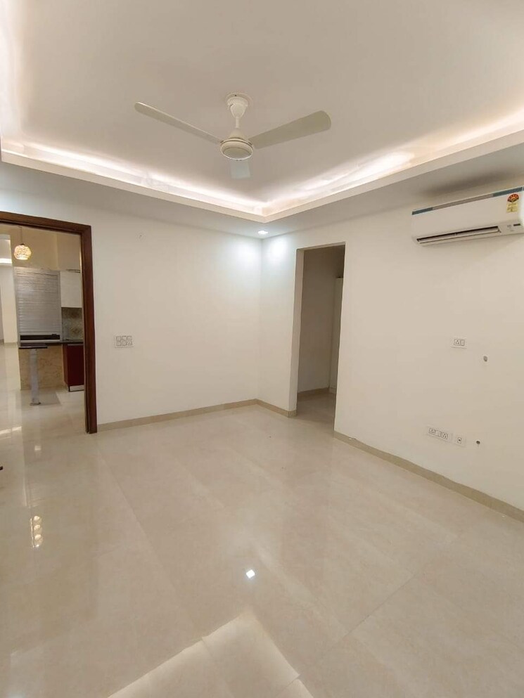 Room, dlf phase ii 4 Bedroom 3900 Sq.Ft. Apartment In Dlf Phase ii Gurgaon 9418462