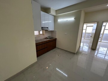 2 BHK Apartment For Rent in Pyramid Pride, Sector 76