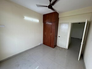 Room in 2 BHK Apartment at Pyramid Pride, Sector 76 – for Rent
