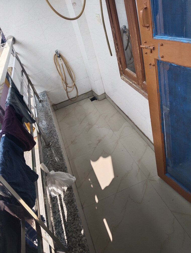 Balcony, bharat vihar 2 Bedroom 65 Sq.Yd. Builder Floor In Bharat Vihar Delhi 9418490