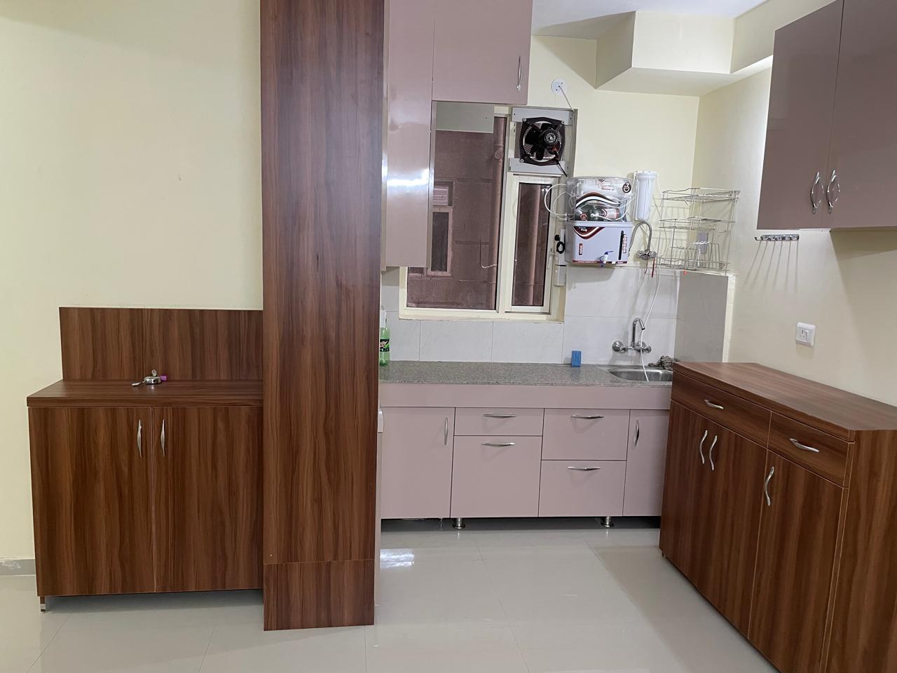 2 BHK Apartment For Rent in Pyramid Pride