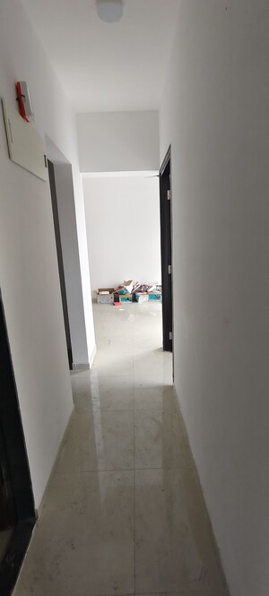 Furnished Amenities in 2 BHK Apartment at UK Iridium, Kandivali East – for Rent