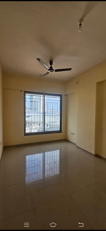 Room in 3 BHK Apartment at Sheth Vasant Athena, Laxmi Nagar – for Rent