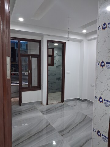 Room in 4 BHK Builder Floor at Nidhi Exclusive Floors, Mehrauli – for Sale