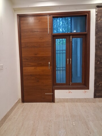 Room in 4 BHK Builder Floor at Nidhi Exclusive Floors, Mehrauli – for Sale