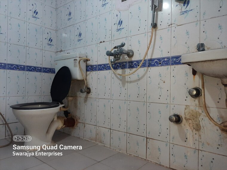 Attached Bathroom, palazzio-chs 2 Bedroom 893 Sq.Ft. Apartment In Powai Mumbai 9418551