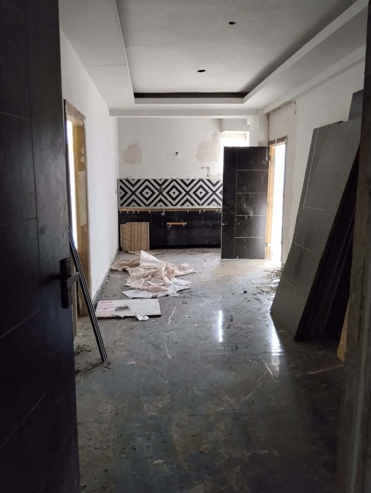  Parking, sun-bright-apartment 2 Bedroom 1050 Sq.Ft. Apartment In Sector 73 Noida 9418576