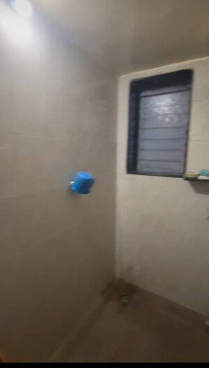 Room in 1 RK Apartment at Rajlaxmi CHS Matunga, Matunga West – for Rent