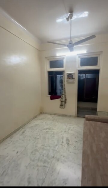 Room in 1 RK Apartment at Rajlaxmi CHS Matunga, Matunga West – for Rent