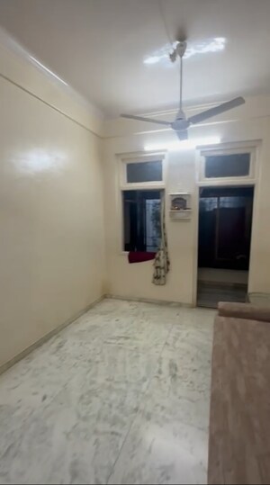 Room in 1 RK Apartment at Rajlaxmi CHS Matunga, Matunga West – for Rent