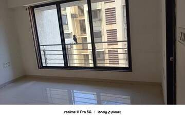 Room in 3 BHK Apartment at Goregaon West – for Sale