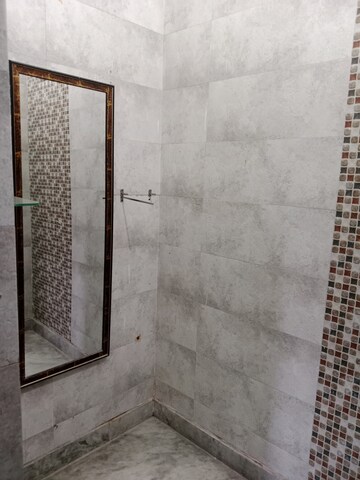  1.5 BHK Builder Floor at Sector 18 – for Rent