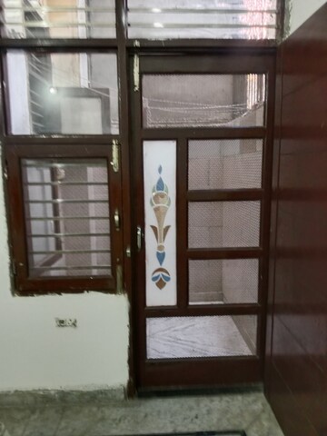  1.5 BHK Builder Floor at Sector 18 – for Rent