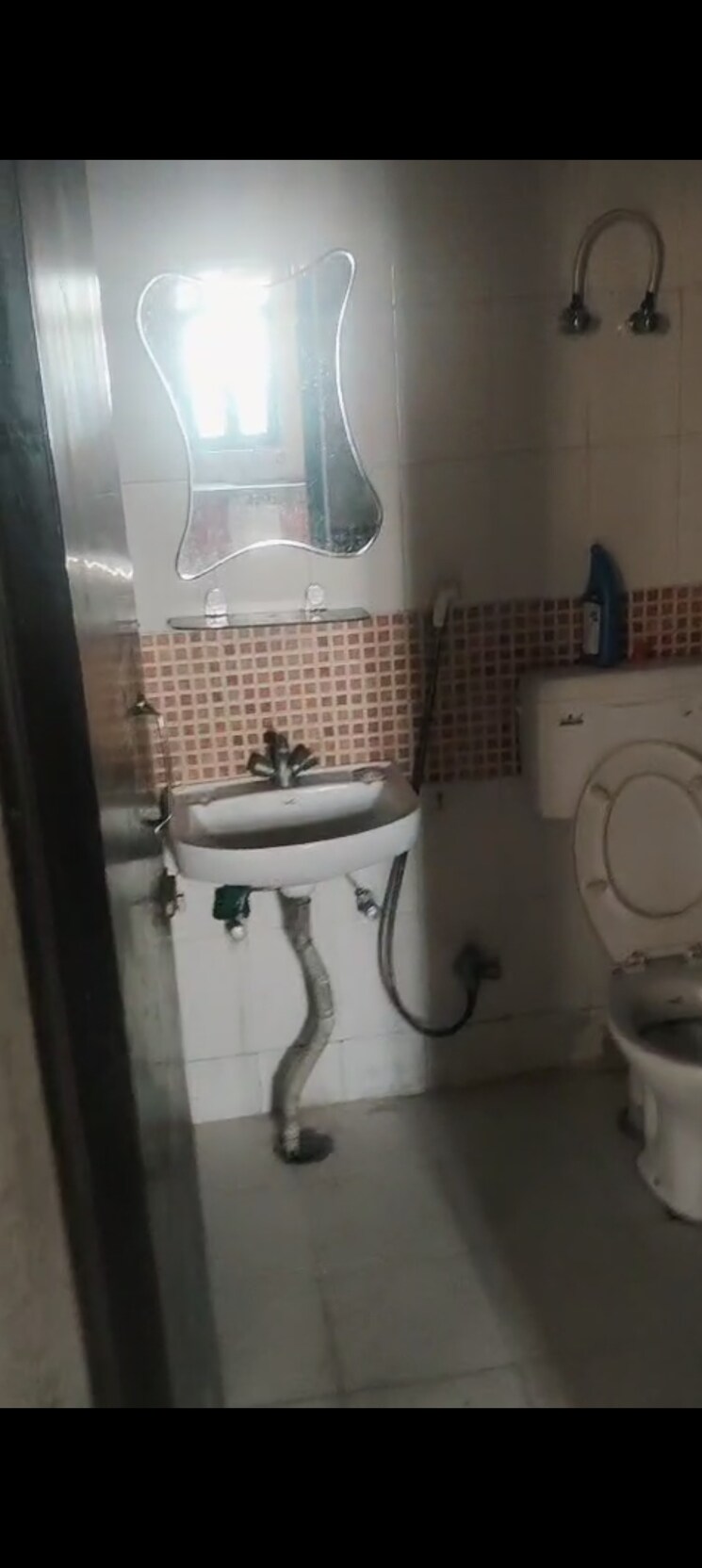 Bathroom, emenox-brave-hearts 2 Bedroom 1150 Sq.Ft. Apartment In Raj Nagar Extension Ghaziabad 9418671