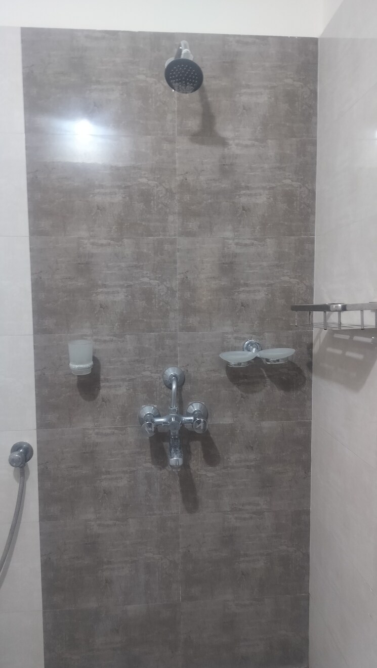 Bathroom, jubilee hills 2 Bedroom 900 Sq.Ft. Apartment In Jubilee Hills Hyderabad 9418673