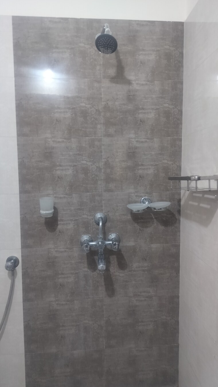 Bathroom, jubilee hills 2 Bedroom 900 Sq.Ft. Apartment In Jubilee Hills Hyderabad 9418673