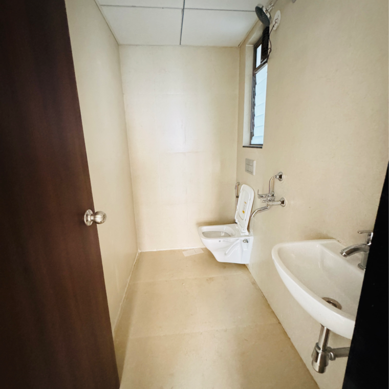 Bathroom, runwal-my-city-phase-ii-cluster-05 1.5 Bedroom 525 Sq.Ft. Apartment In Usarghar Gaon Thane 9418674