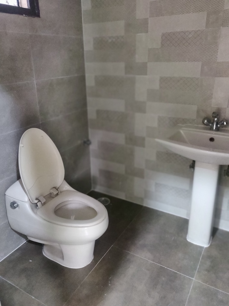 Bathroom, lotus-villa-banjara-hills 3 Bedroom 2400 Sq.Ft. Apartment In Banjara Hills Hyderabad 9418684