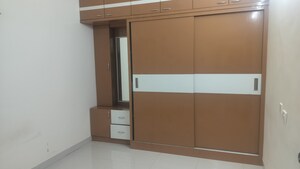 Room in 2 BHK Apartment at Jubilee Hills – for Rent