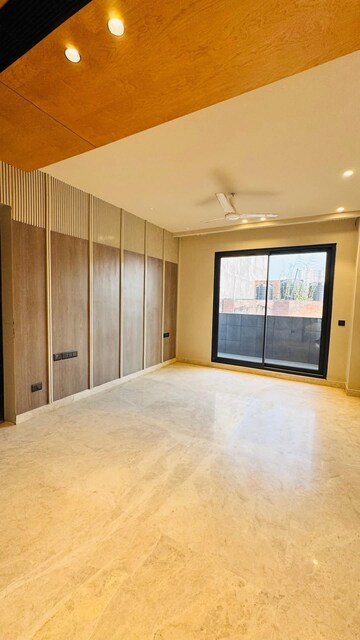 Room in 2.5 BHK Builder Floor at Sector 22 – for Rent