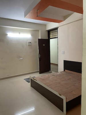 Room in 4 BHK Villa at Sindhuja Greens, Sector 10 Greater Noida – for Rent