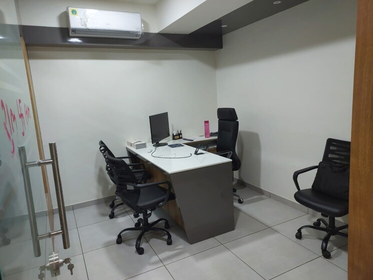Team Area, laxmi nagar Commercial Office Space 356 Sq.Ft. In Laxmi Nagar Delhi 9418740