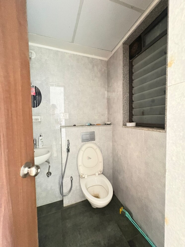 Bathroom, lodha-lakeshore-greens 2 Bedroom 630 Sq.Ft. Apartment In Dombivli East Thane 9418762